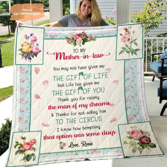 Personalized Mother-in-law Fleece Blankets - Best gift for Mother's day - Life Has Given Me The Gift Of You - KE3RBB