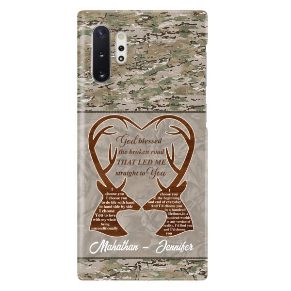 Custom Personalized Deer Hunting Heart Phone Case - Gift Idea For Couple - God Blessed The Broken Road That Led Me Straight To You - Case For iPhone And Samsung