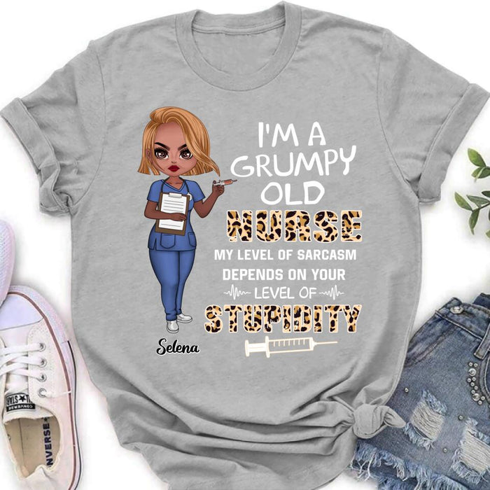 Custom Personalized Grumpy Old Nurse Shirt/ Pullover Hoodie - Gift Idea For Nurse - I'm A Grumpy Old Nurse