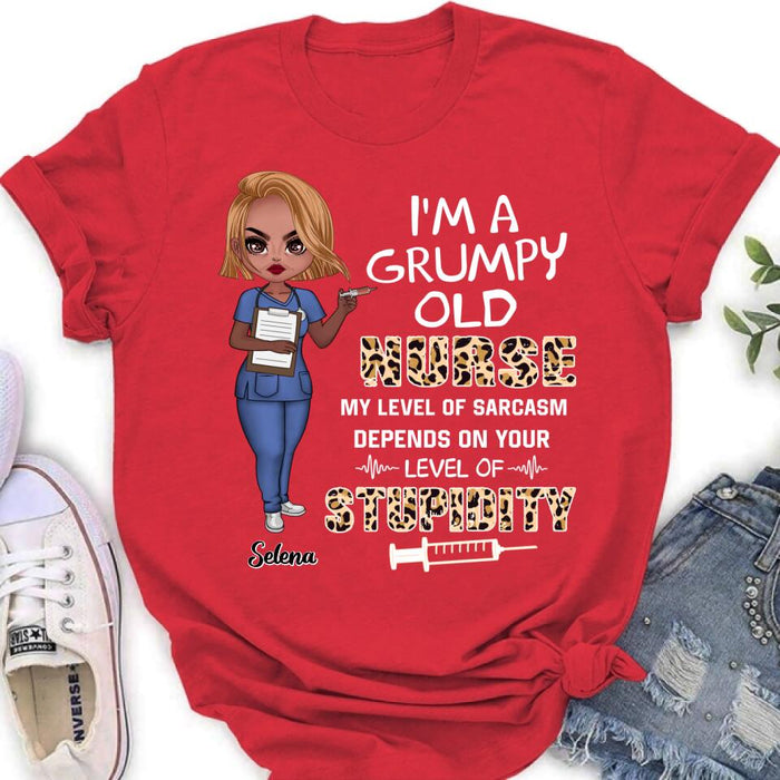 Custom Personalized Grumpy Old Nurse Shirt/ Pullover Hoodie - Gift Idea For Nurse - I'm A Grumpy Old Nurse