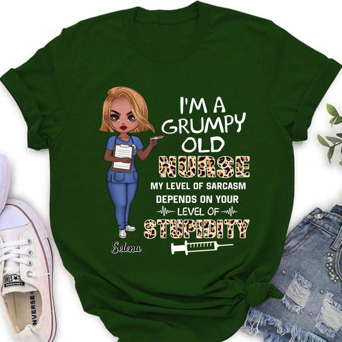 Custom Personalized Grumpy Old Nurse Shirt/ Pullover Hoodie - Gift Idea For Nurse - I'm A Grumpy Old Nurse