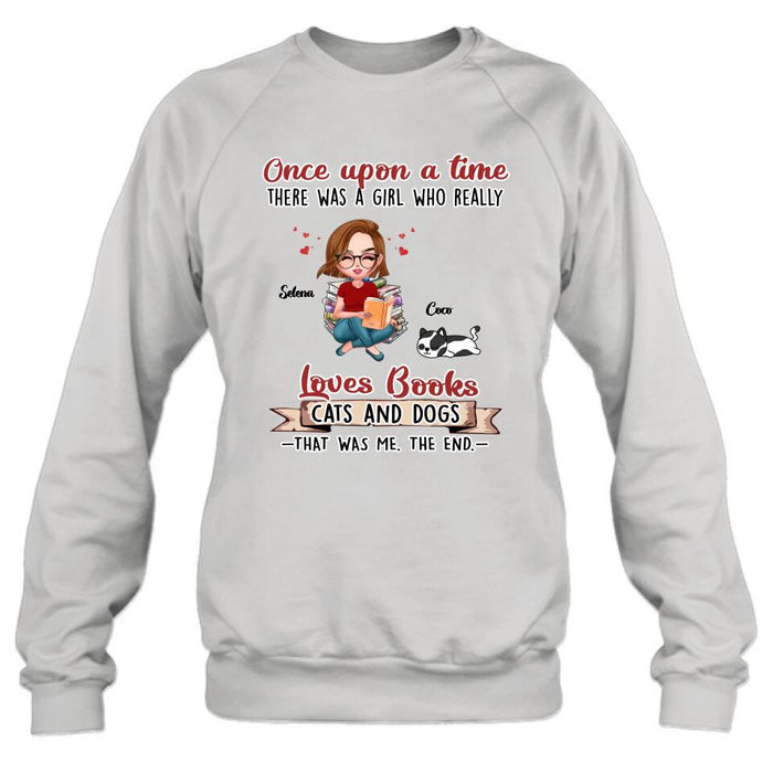 Custom Personalized Reading Girl Shirt/ Pullover Hoodie/ Sweatshirt/ Long Sleeve - Girl With Upto 4 Pets - Gift Idea For Book/ Cat/ Dog Lover - Loves Books, Cats And Dogs That Was Me