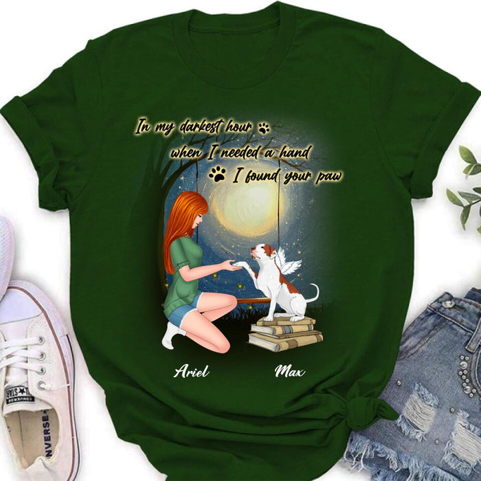 Custom Personalized Dog Mom Shirt/ Hoodie - Gift Idea For Dog Mom/ Dog Lover - When I Needed A Hand I Found Your Paw