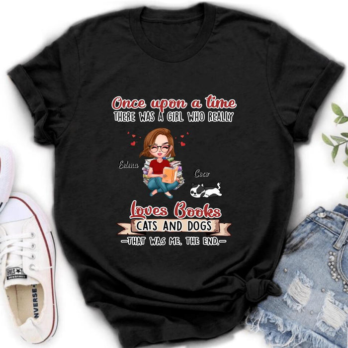 Custom Personalized Reading Girl Shirt/ Pullover Hoodie/ Sweatshirt/ Long Sleeve - Girl With Upto 4 Pets - Gift Idea For Book/ Cat/ Dog Lover - Loves Books, Cats And Dogs That Was Me