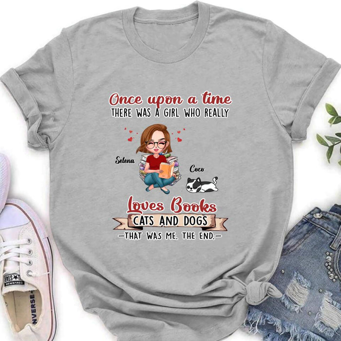 Custom Personalized Reading Girl Shirt/ Pullover Hoodie/ Sweatshirt/ Long Sleeve - Girl With Upto 4 Pets - Gift Idea For Book/ Cat/ Dog Lover - Loves Books, Cats And Dogs That Was Me