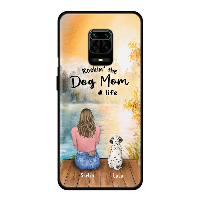 Custom Personalized Dog Mom Phone Case - Gifts For Dog Lovers With Upto 4 Dogs - Rockin' The Dog Mom Life - Case For iPhone, Samsung And Xiaomi