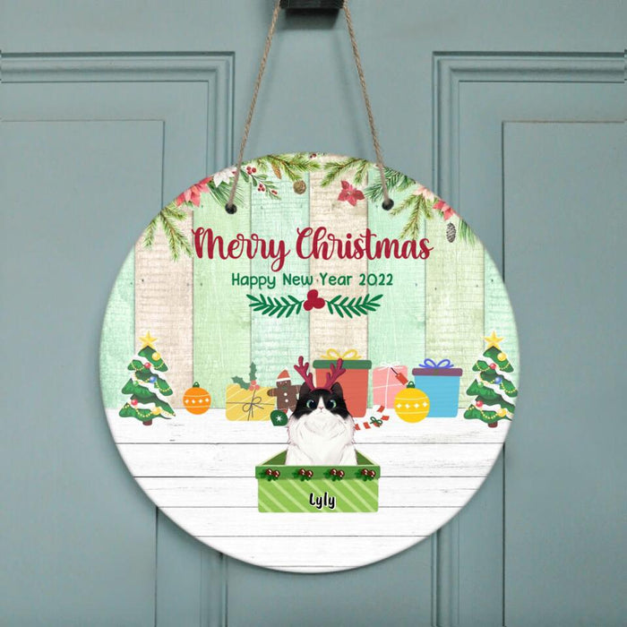 Personalized Cat Box Circle Door Sign - Gift For Cat Lovers with upto 3 Cats - Merry Christmas