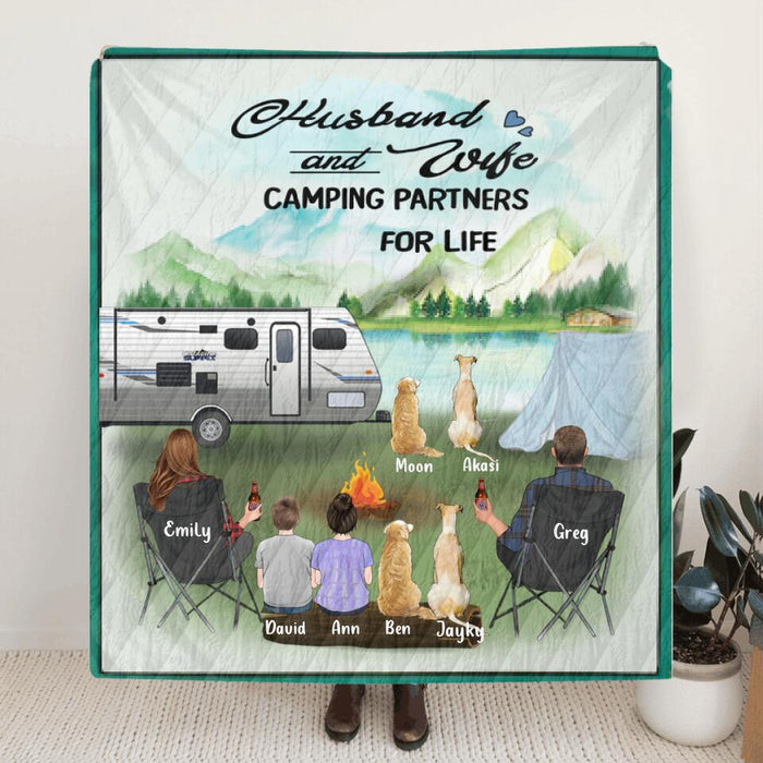 Personalized Camping Quilt Blanket - Parents with 2 Kids and 4 Dogs - Gift Idea For The Whole Family, Dog Lovers - Husband And Wife Camping Partners For Life