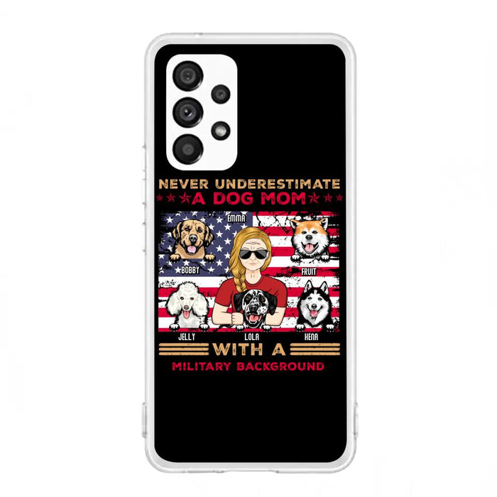 Custom Personalized Dog Mom Phone Case - Upto 5 Dogs - Gift Idea For Mother's Day/ Dog Lover - Never Underestimate A Dog Mom With A Military Background - Case For iPhone And Samsung