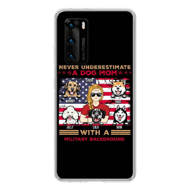Personalized Dog Mom Phone Case - Up to 5 Dogs - Mother's Day Gift Idea For Dog Lover - Never Underestimate A Dog Mom With A Military Background - Case For Xiaomi/Oppo/Huawei