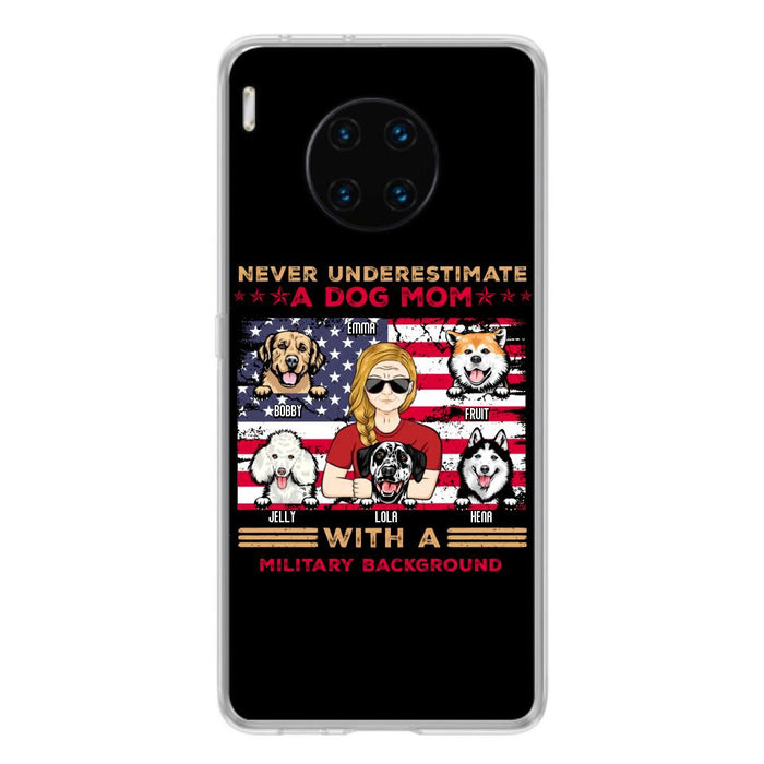 Custom Personalized Dog Mom Phone Case - Upto 5 Dogs - Gift Idea For Mother's Day/ Dog Lover - Never Underestimate A Dog Mom With A Military Background - Case For Xiaomi/Oppo/Huawei