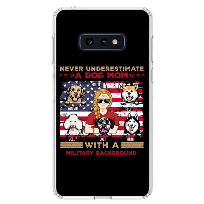 Custom Personalized Dog Mom Phone Case - Upto 5 Dogs - Gift Idea For Mother's Day/ Dog Lover - Never Underestimate A Dog Mom With A Military Background - Case For iPhone And Samsung