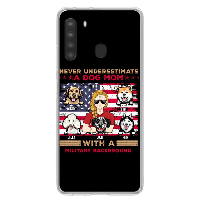 Custom Personalized Dog Mom Phone Case - Upto 5 Dogs - Gift Idea For Mother's Day/ Dog Lover - Never Underestimate A Dog Mom With A Military Background - Case For iPhone And Samsung