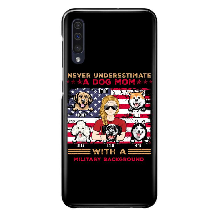 Custom Personalized Dog Mom Phone Case - Upto 5 Dogs - Gift Idea For Mother's Day/ Dog Lover - Never Underestimate A Dog Mom With A Military Background - Case For iPhone And Samsung