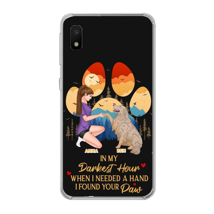 Custom Personalized Dog Mom Phone Case - Gift For Dog Mom/ Dog Lover/ Mother's Day Gift - In My Darkest Hour When I Needed A Hand I Found Your Paw - Case For iPhone And Samsung