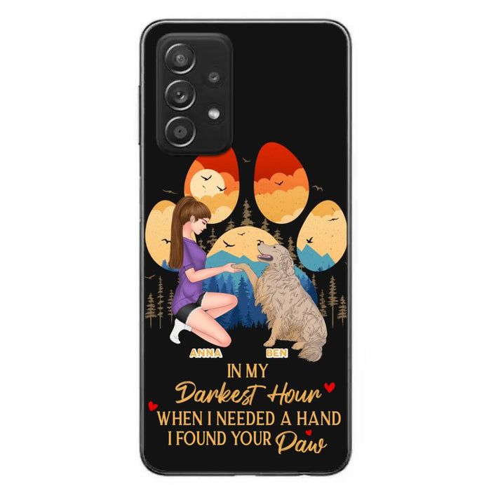 Custom Personalized Dog Mom Phone Case - Gift For Dog Mom/ Dog Lover/ Mother's Day Gift - In My Darkest Hour When I Needed A Hand I Found Your Paw - Case For iPhone And Samsung