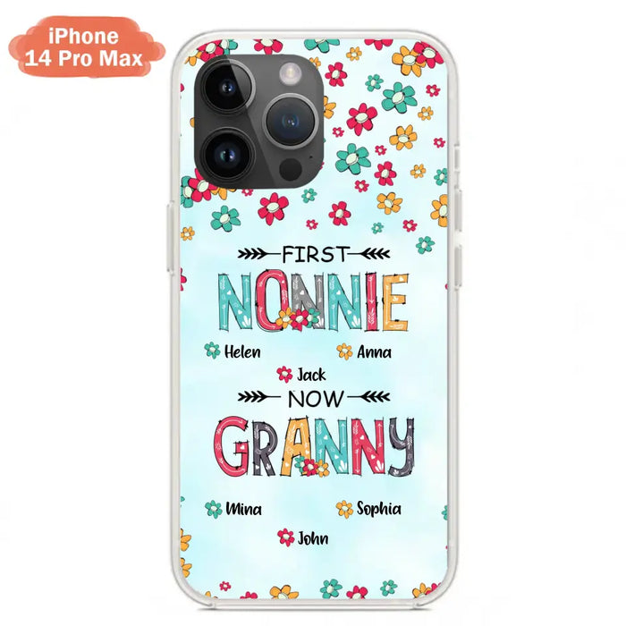 Custom Personalized Grandma Phone Case - Upto 4 Kids And 8 Grandkids - Mother's Day Gift Idea for Grandma - First Mom Now Nana Kid And Grandkids Flower Pattern - Case For iPhone And Samsung