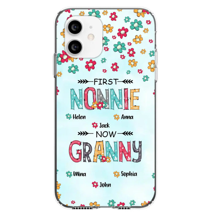 Custom Personalized Grandma Phone Case - Upto 4 Kids And 8 Grandkids - Mother's Day Gift Idea for Grandma - First Mom Now Nana Kid And Grandkids Flower Pattern - Case For iPhone And Samsung