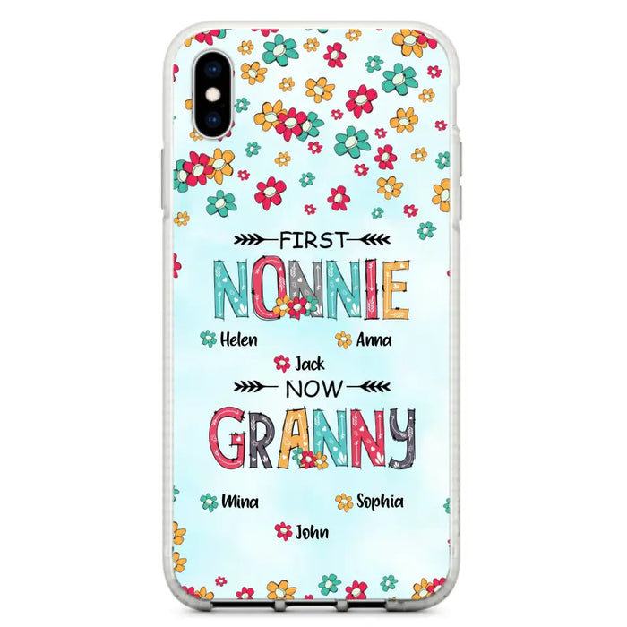 Custom Personalized Grandma Phone Case - Upto 4 Kids And 8 Grandkids - Mother's Day Gift Idea for Grandma - First Mom Now Nana Kid And Grandkids Flower Pattern - Case For iPhone And Samsung