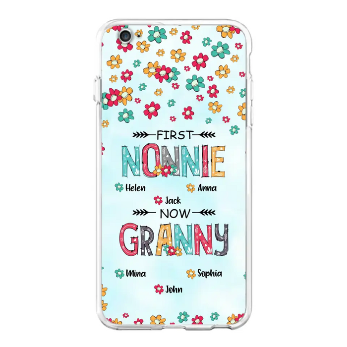 Custom Personalized Grandma Phone Case - Upto 4 Kids And 8 Grandkids - Mother's Day Gift Idea for Grandma - First Mom Now Nana Kid And Grandkids Flower Pattern - Case For iPhone And Samsung