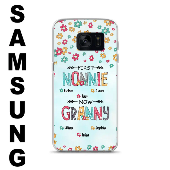 Custom Personalized Grandma Phone Case - Upto 4 Kids And 8 Grandkids - Mother's Day Gift Idea for Grandma - First Mom Now Nana Kid And Grandkids Flower Pattern - Case For iPhone And Samsung