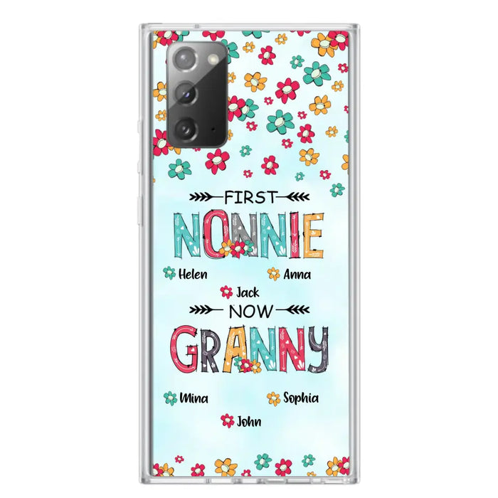 Custom Personalized Grandma Phone Case - Upto 4 Kids And 8 Grandkids - Mother's Day Gift Idea for Grandma - First Mom Now Nana Kid And Grandkids Flower Pattern - Case For iPhone And Samsung