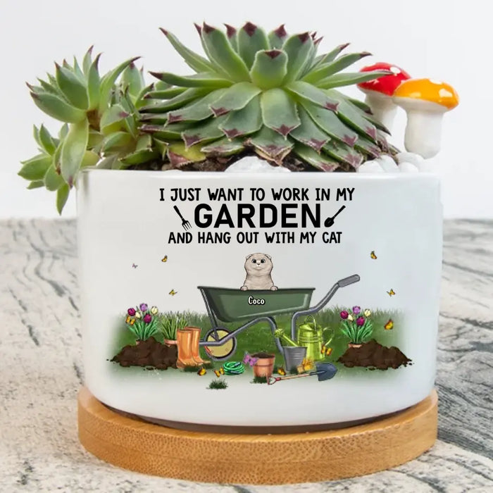 Personalized Garden And Cat Plant Pot - Gift Idea For Cat/Garden Lover - Up to 4 Cats - I Just Want To Work In My Garden And Hang Out With My Cats
