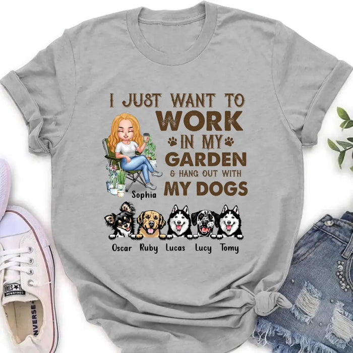 Custom Personalized Garden Shirt/ Hoodie- Upto 5 Pets - Funny Gardening Gift For Dog/ Cat Lover - I Just Want To Work In My Garden & Hang Out With My Dogs