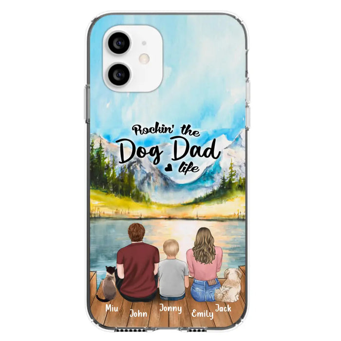 Custom Personalized Pet Couple Phone Case - Parent With 1 Kid And 2 Pets - Case For iPhone And Samsung