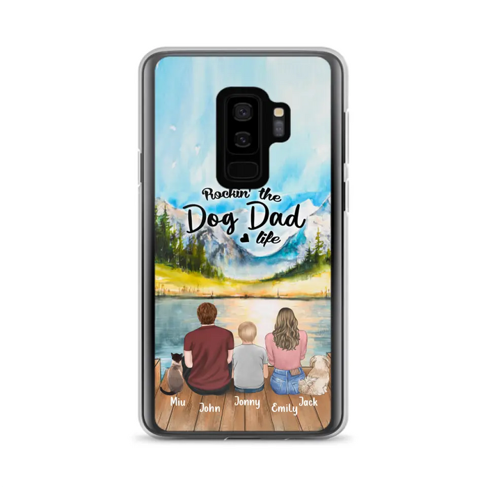 Custom Personalized Pet Couple Phone Case - Parent With 1 Kid And 2 Pets - Case For iPhone And Samsung