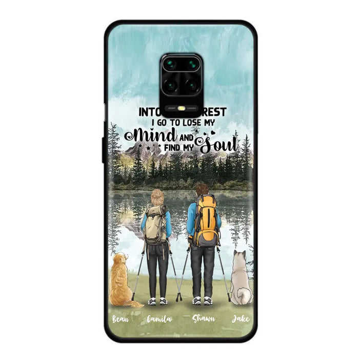 Custom Personalized Hiking Couple With Dogs Phone Case - Couple With Upto 2 Pets - Case For Xiaomi, Huawei and Oppo - Q67GXN