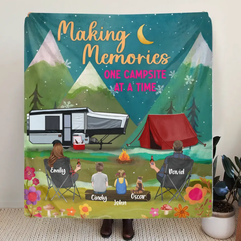 Personalized Camping Quilt/Fleece Throw Blanket - Gift Idea For Family/Camping Lover - Couple/Parents/Single Parent With Up to 3 Kids And 4 Pets - Making Memories One Campsite At A Time