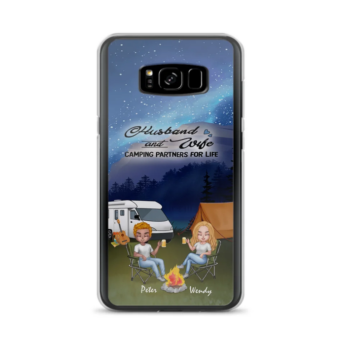 Custom Personalized Camping Night Chibi Phone Case - Couple With Upto 2 Dogs - Gift Idea For Camping Lover - Case For iPhone And Samsung