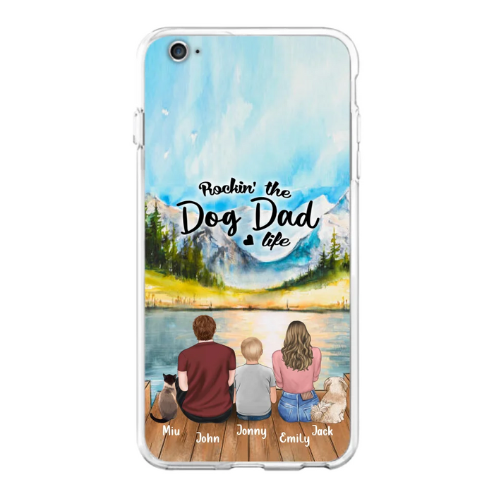 Custom Personalized Pet Couple Phone Case - Parent With 1 Kid And 2 Pets - Case For iPhone And Samsung