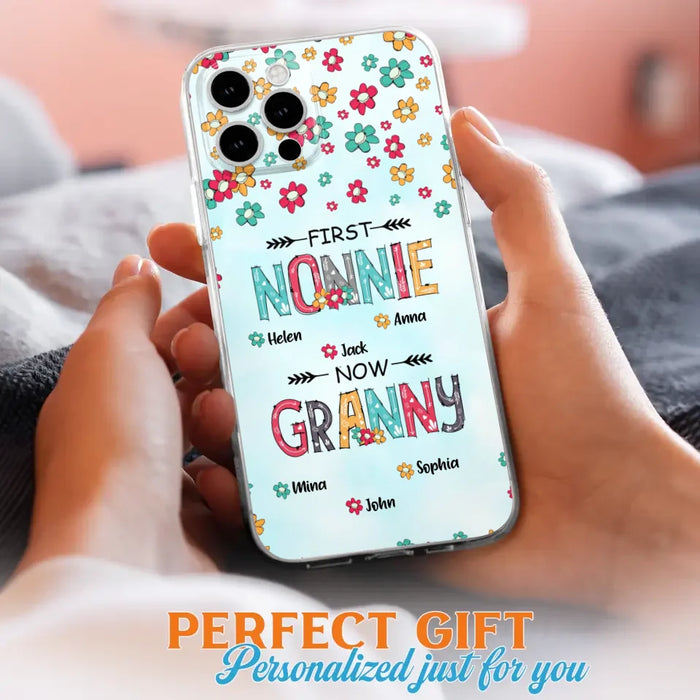 Custom Personalized Grandma Phone Case - Upto 4 Kids And 8 Grandkids - Mother's Day Gift Idea for Grandma - First Mom Now Nana Kid And Grandkids Flower Pattern - Case For iPhone And Samsung