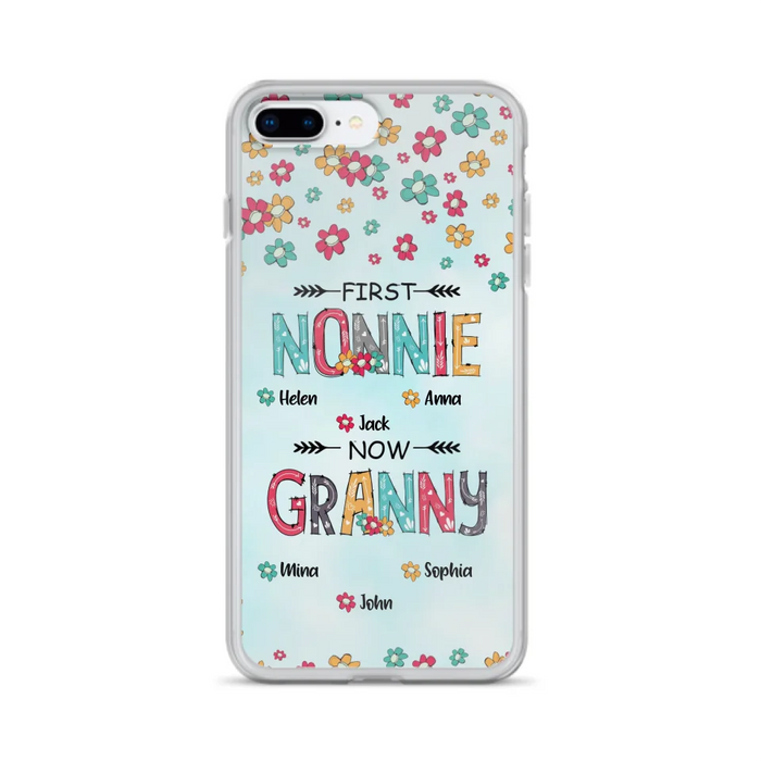 Custom Personalized Grandma Phone Case - Upto 4 Kids And 8 Grandkids - Mother's Day Gift Idea for Grandma - First Mom Now Nana Kid And Grandkids Flower Pattern - Case For iPhone And Samsung