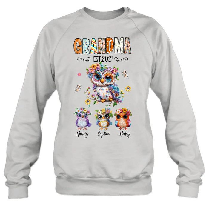 Personalized Owl Grandma Embroidered Effect Design Shirt - Up to 6 Kids - Mother's Day Gift Idea for Grandma & Mom